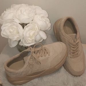 Wedge sneakers